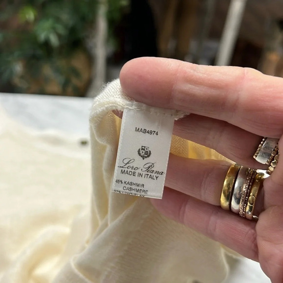 Loro Piana Cream and Ivory Cashmere/Silk Cap Sleeve Sweater Tee Size 40 - Picture 4 of 6